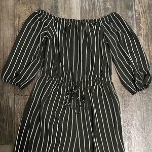 🔥 NWOT Haute Monde Off Shoulder Jumpsuit Romper Black Dark Green🔥